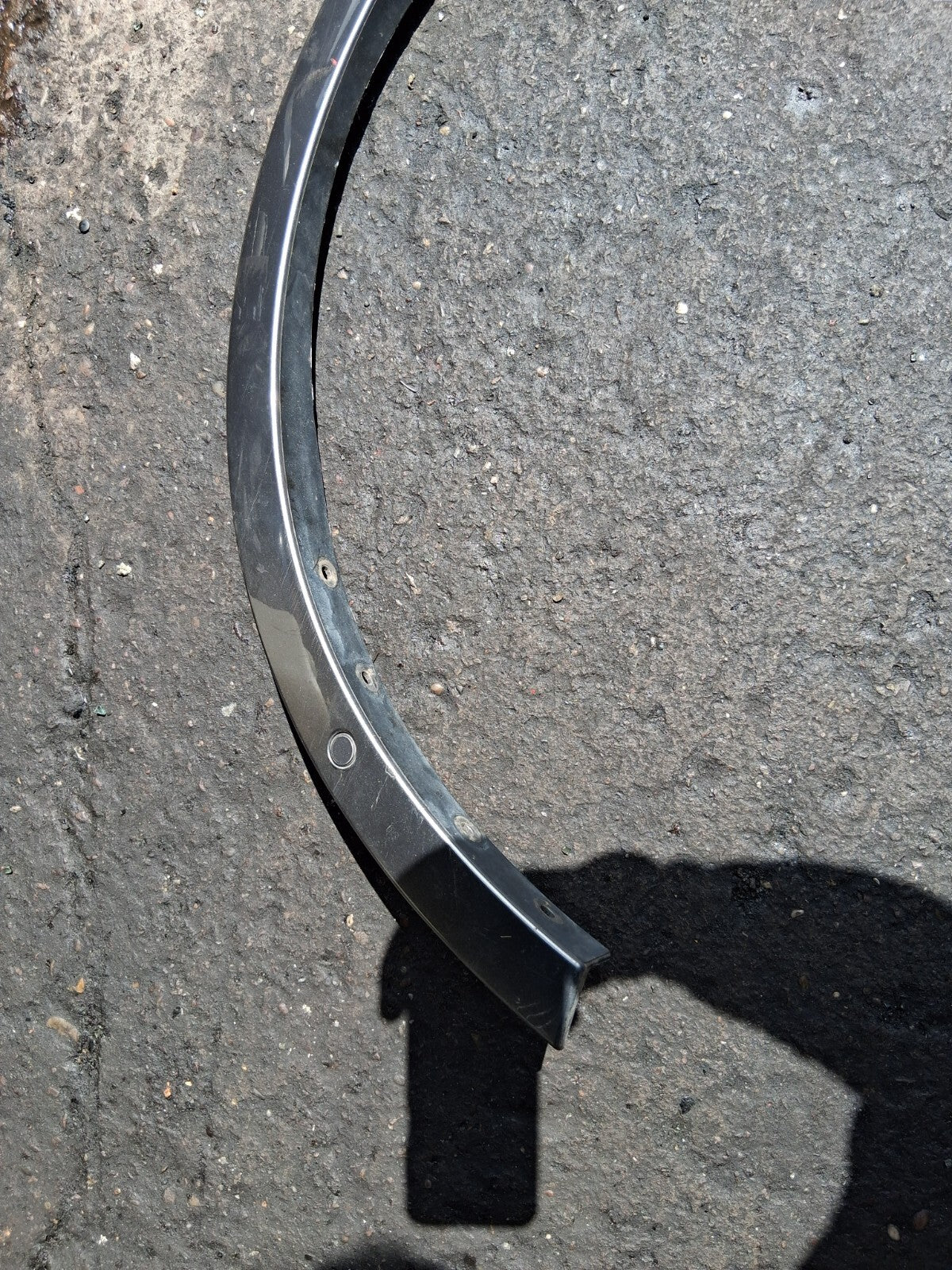 2013 FORD KUGA MK2 NSF PASSENGER SIDE WHEEL ARCH TRIM WITH SENSORS CV4JS16D239