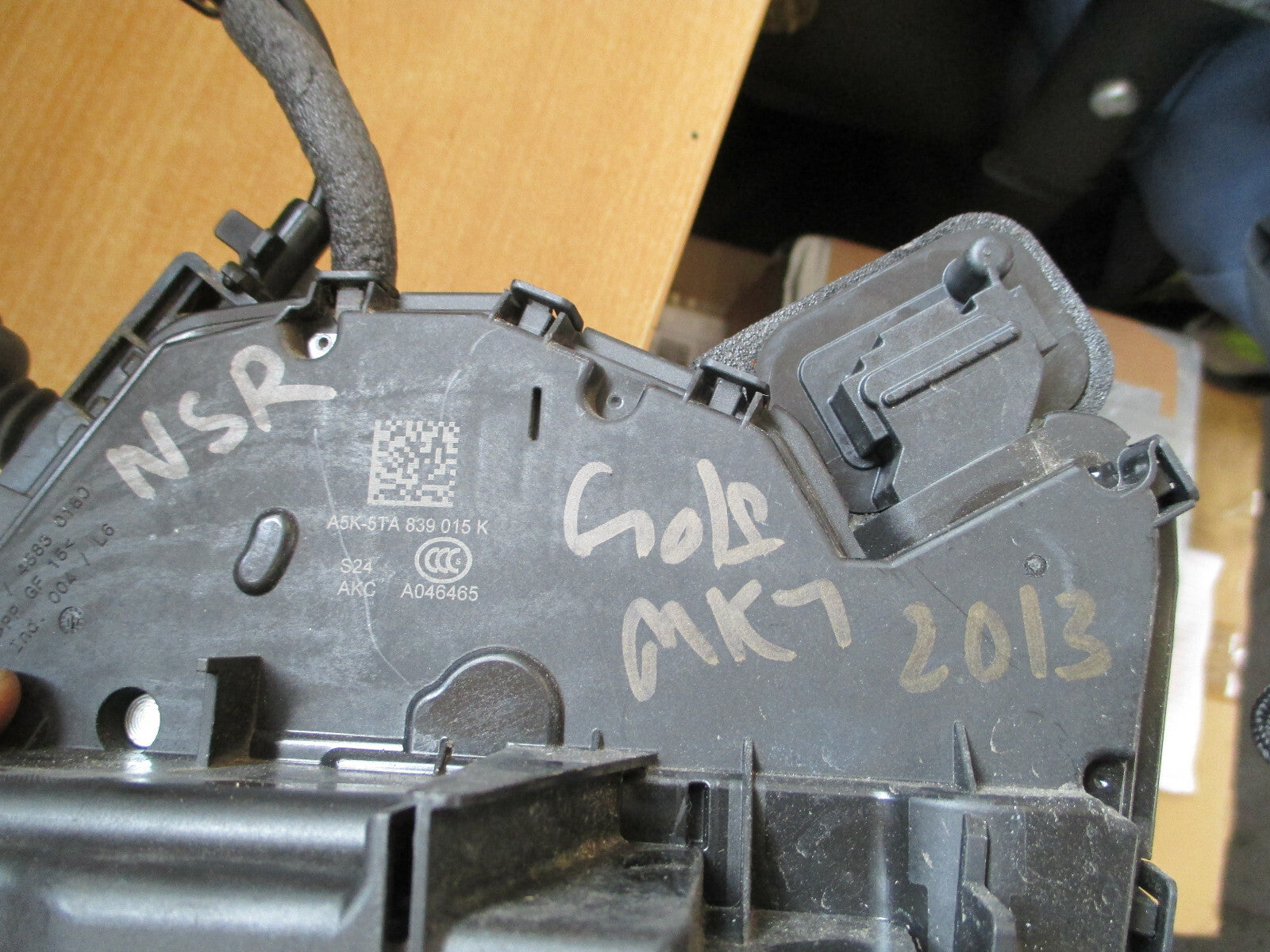VW VOLKSWAGEN GOLF MK7 2013 NSR PASSENGER REAR DOOR LOCK MECHANISM 5TA839015K