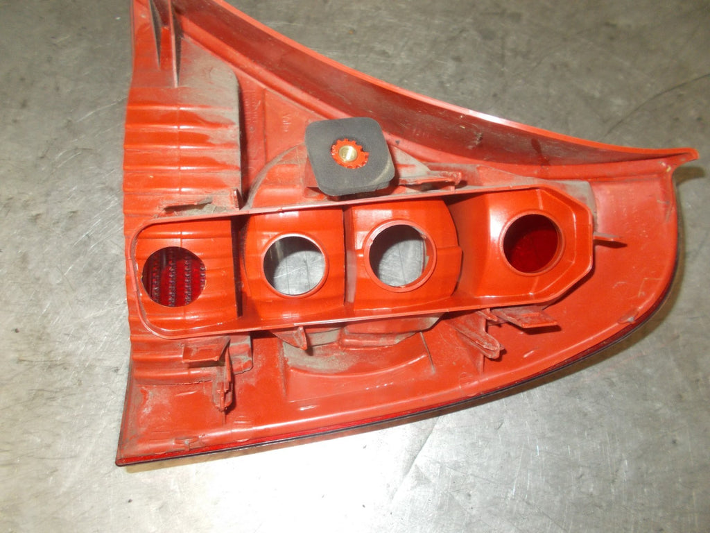 RENAULT CLIO 2003 FACELIFT NSR PASSENGER SIDE REAR LIGHT TAIL LIGHT 8200071413
