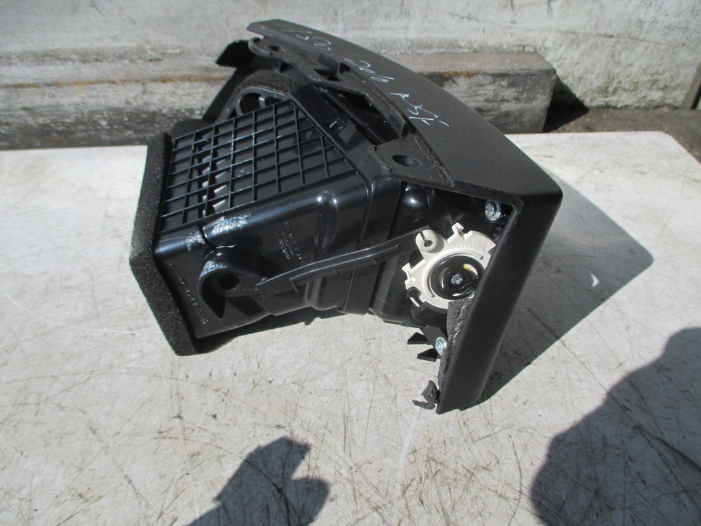 HYUNDAI I30 NSF PASSENGER SIDE FRONT AIR VENT 974802R000