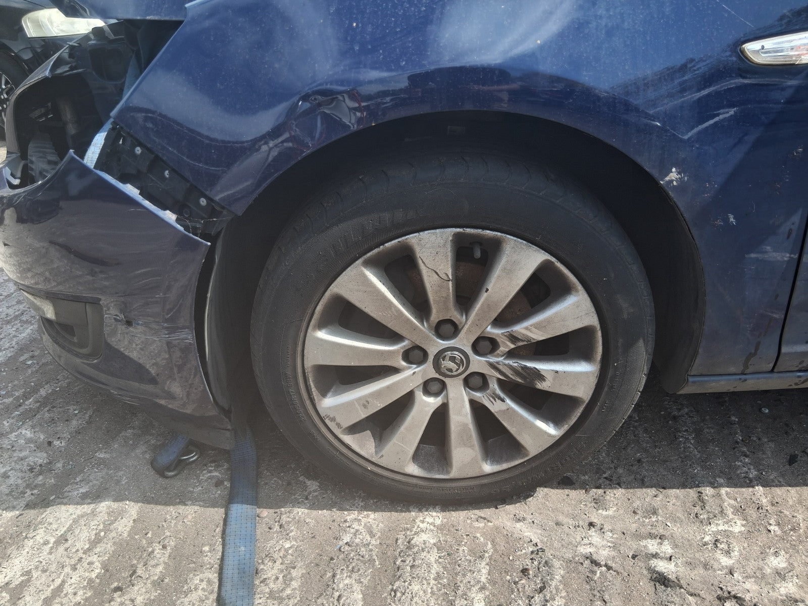 2013 VAUXHALL ASTRA J ESTATE 17 INCH ALLOY WHEEL WITH TYRE 225/50R17