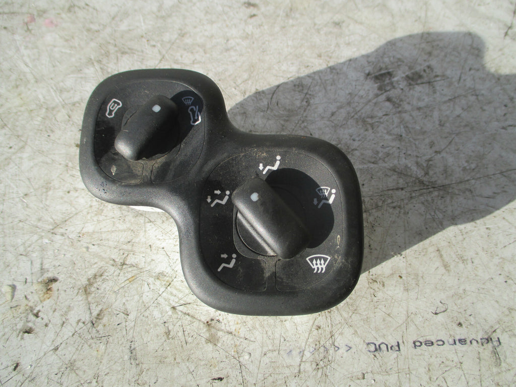 FIAT PANDA 2016 VENT DIRECTION SWITCH BUTTON