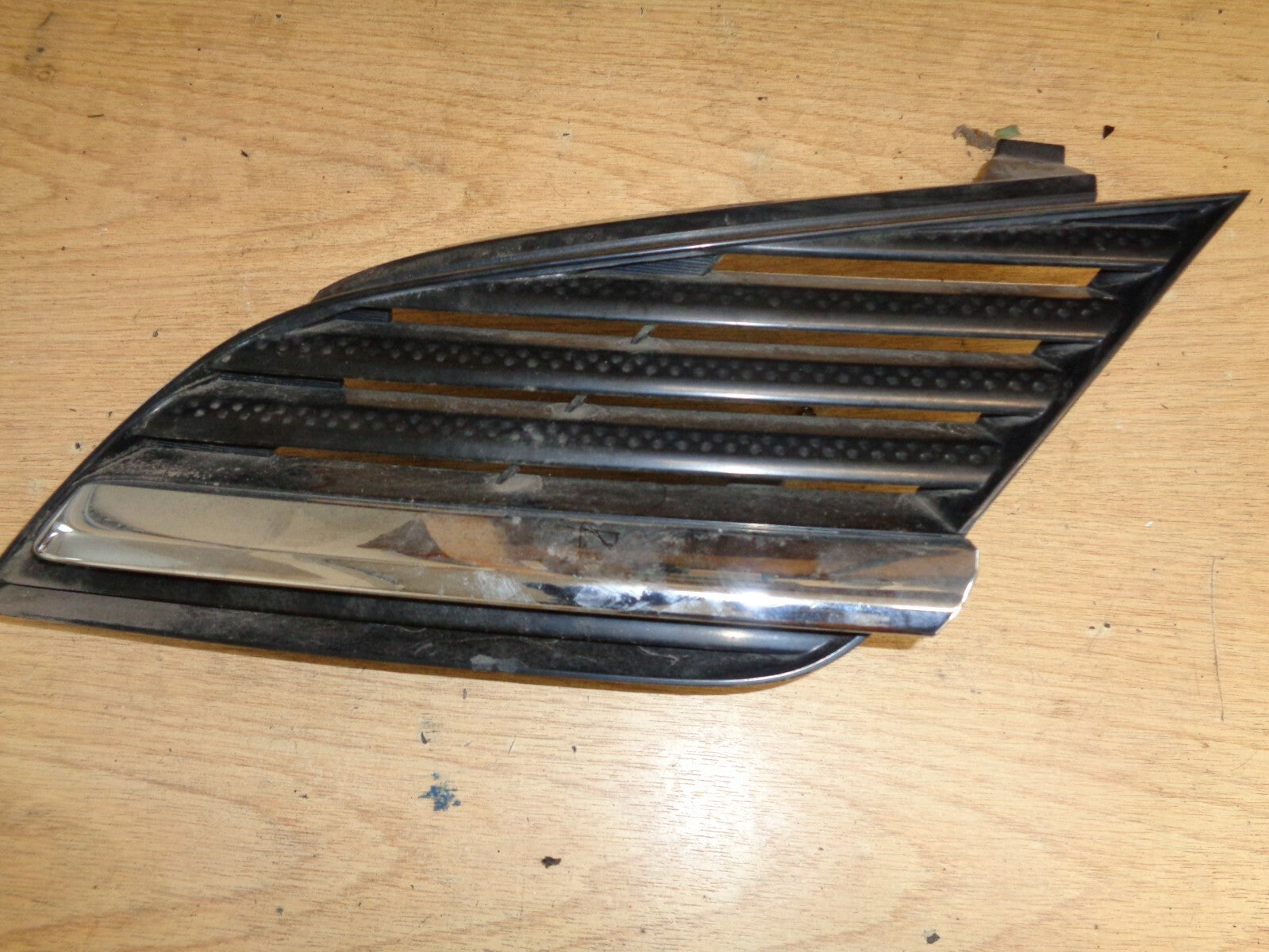 NISSAN PRIMERA 2004 FRONT LEFT GRILL 62330AU300