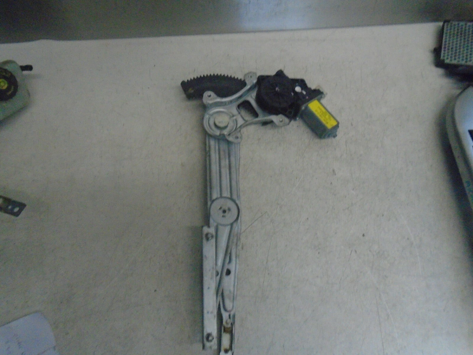 NISSAN MICRA 2016 MK4 OSF FRONT DRIVER SIDE WINDOW REGULATOR 807001HB2A