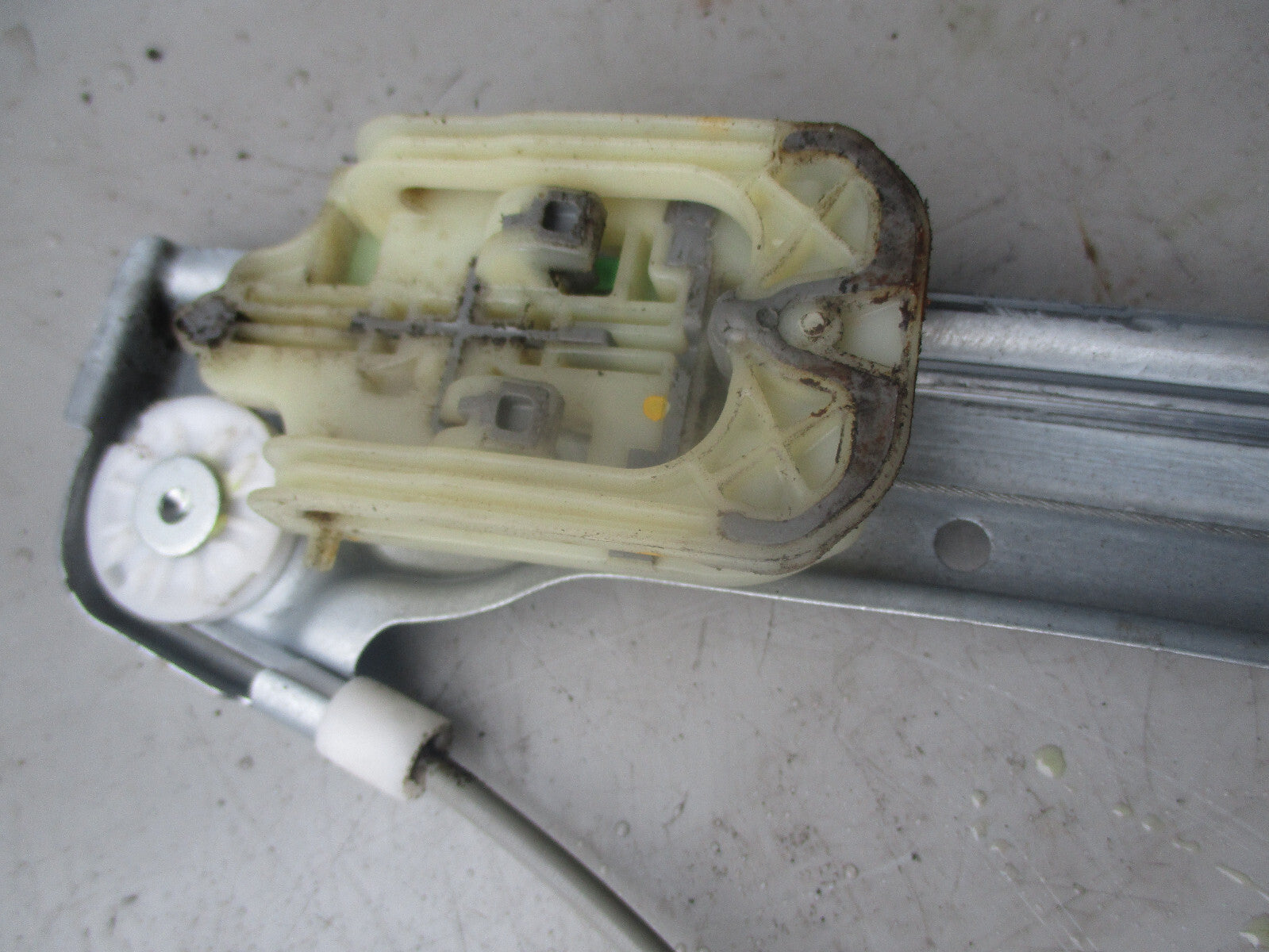 VAUXHALL VIVA MK4 OSR DRIVER SIDE REAR MANUAL WINDOW REGULATOR 42439349
