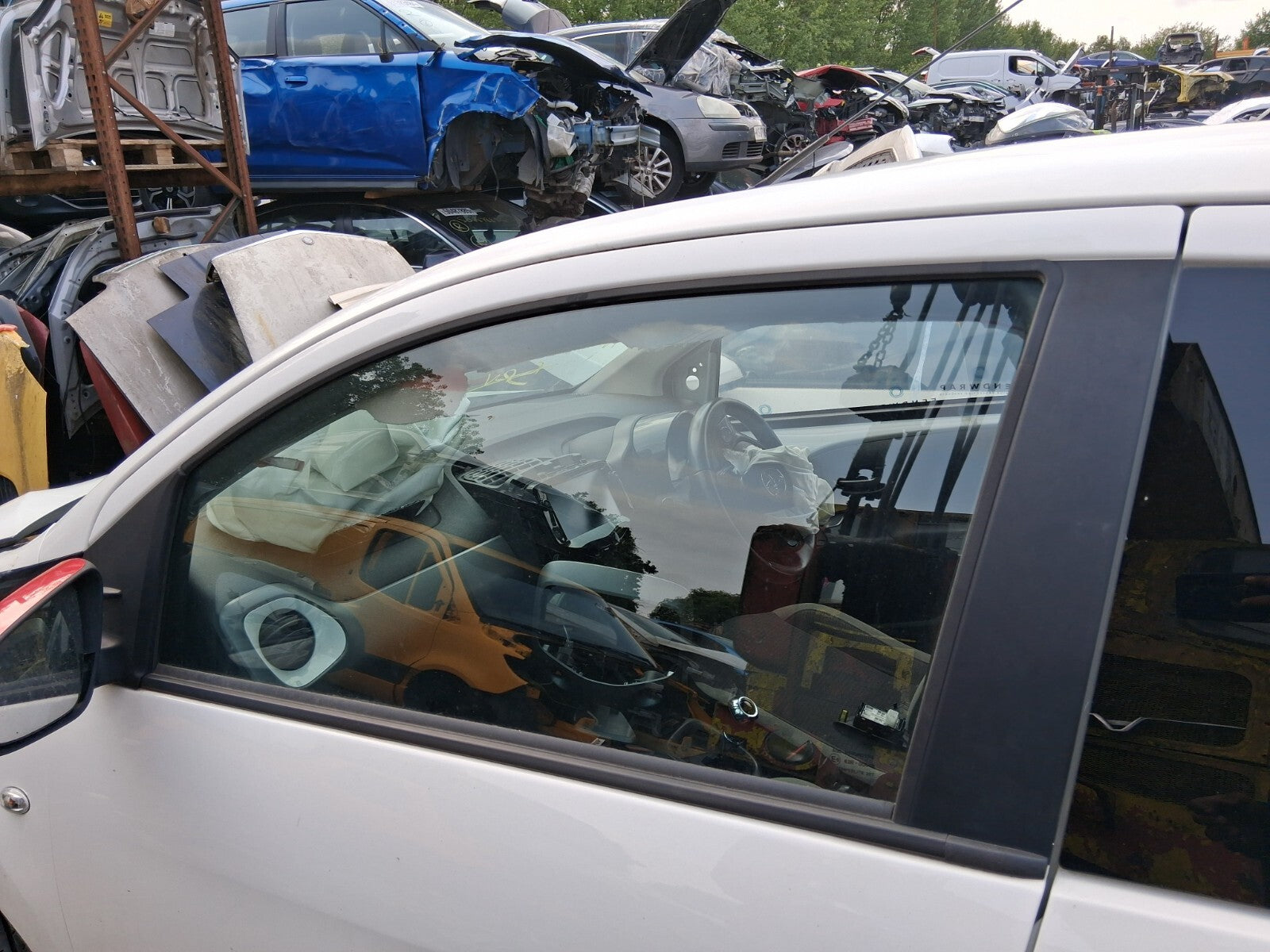2020 TOYOTA AYGO MK2 5 DOOR NSF PASSENGER SIDE FRONT WINDOW GLASS