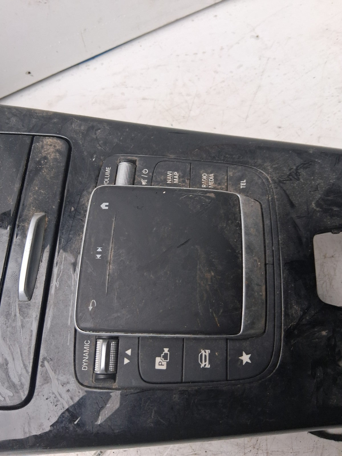 2019 MERCEDES-BENZ A CLASS CENTRE CONSOLE STORAGE PANEL A17768061