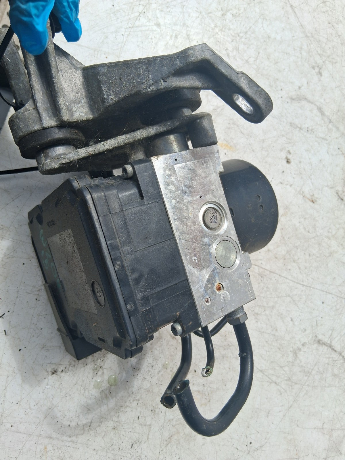 2015 MERCEDES BENZ C CLASS W204 2.1 DIESEL ABS PUMP MODULATOR A1724314312