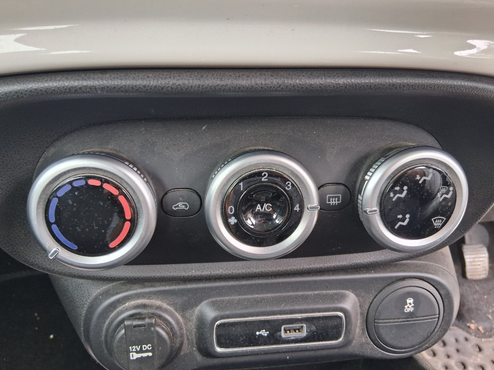 2019 FIAT 500L HATCH HEATER AC CLIMATE CONTROL SWITCH PANEL