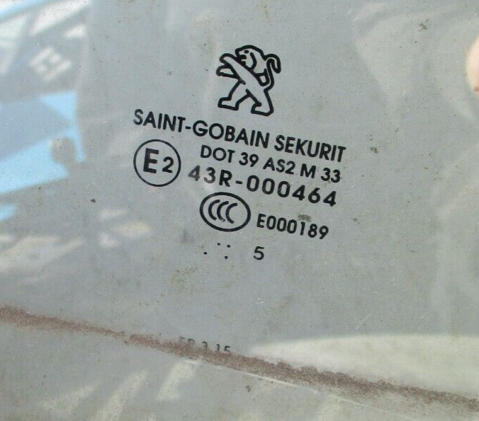 2015 PEUGEOT 208 OSF DRIVER SIDE FRONT WINDOW GLASS 39AS2M33
