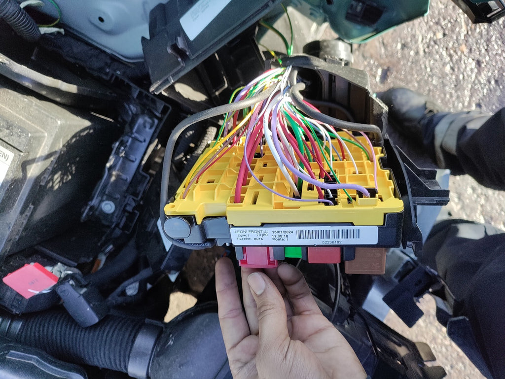 2024 JEEP AVENGER 1.2 PETROL UNDER BONNET FUSE BOX