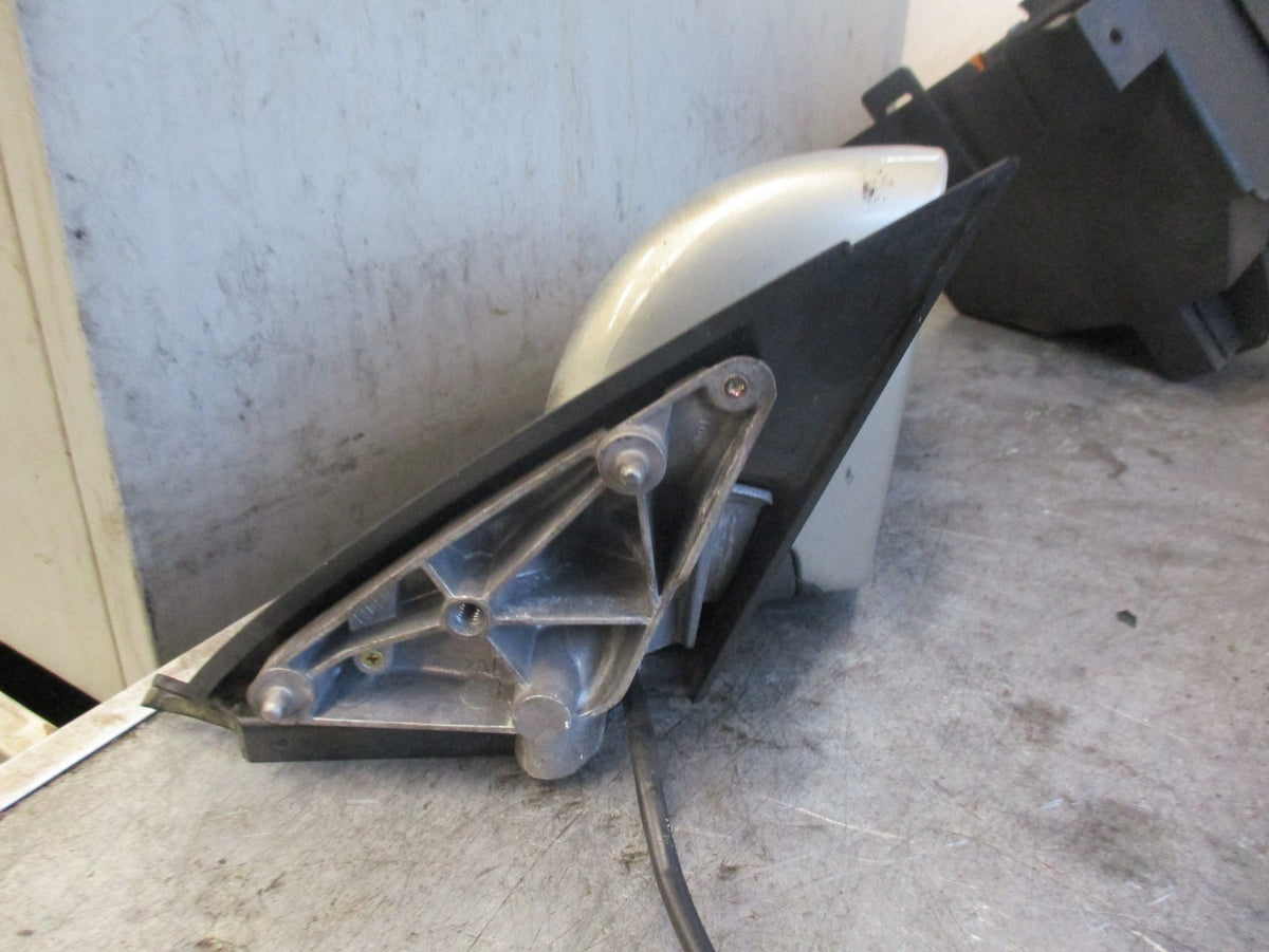 AUDI A4 B6 OS DRIVER SIDE ELECTRIC WING MIRROR SILVER