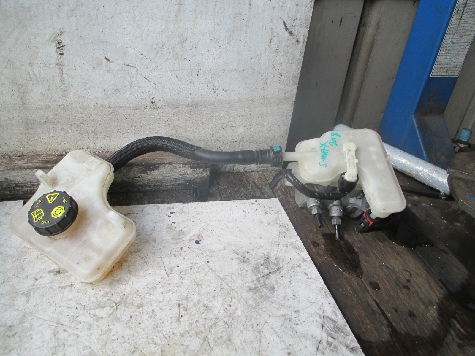 FORD S MAX MK2 2018 MASTER CYLINDER WITH RESERVOIR