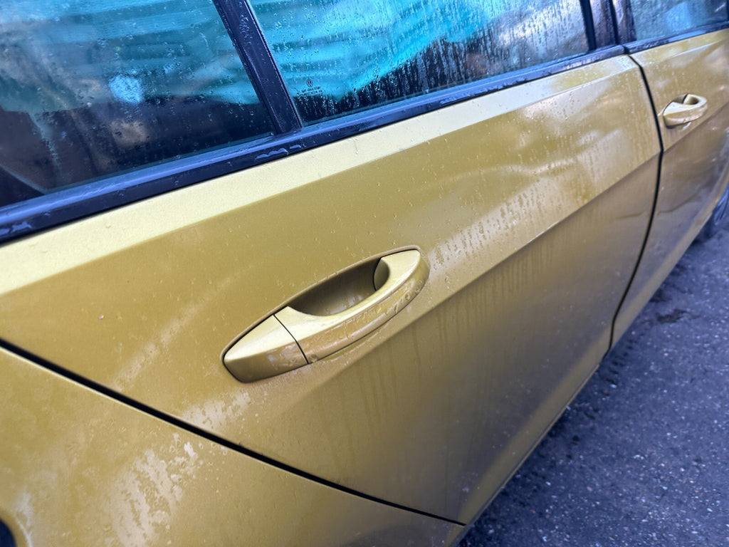 2018 VW VOLKSWAGEN GOLF MK7 OSR DRIVER SIDE REAR DOOR BARE YELLOW LR1X