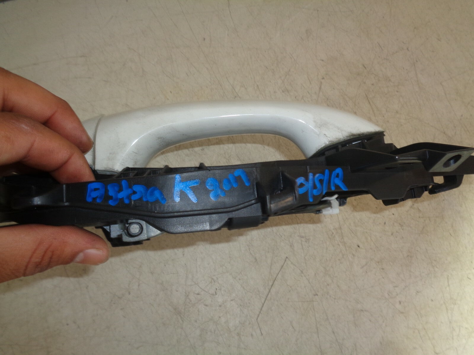 VAUXHALL ASTRA K 2018 OSR DRIVER SIDE REAR EXTERIOR DOOR HANDLE WHITE