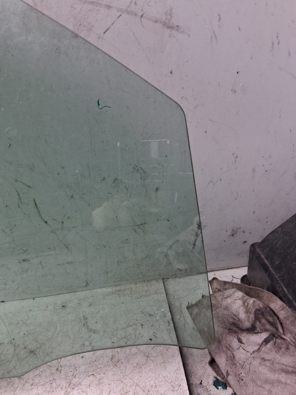 2012 NISSAN QASHQAI J10 OSF DRIVER SIDE FRONT RIGHT WINDOW GLASS 43R001582