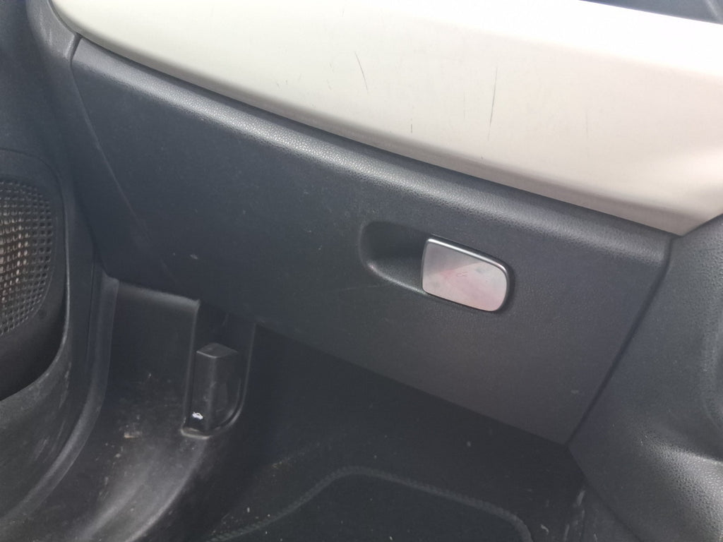 2019 FIAT 500L HATCH NS PASSENGER SIDE STORAGE COMPARTMENT GLOVE BOX