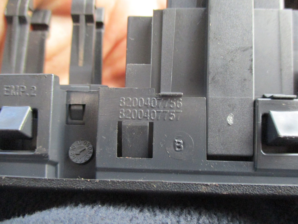RENAULT CLIO MK3 2008 HEADLIGHT AIM ADJUST CONTROL LIGHT SWITCH TRIM 8200407756
