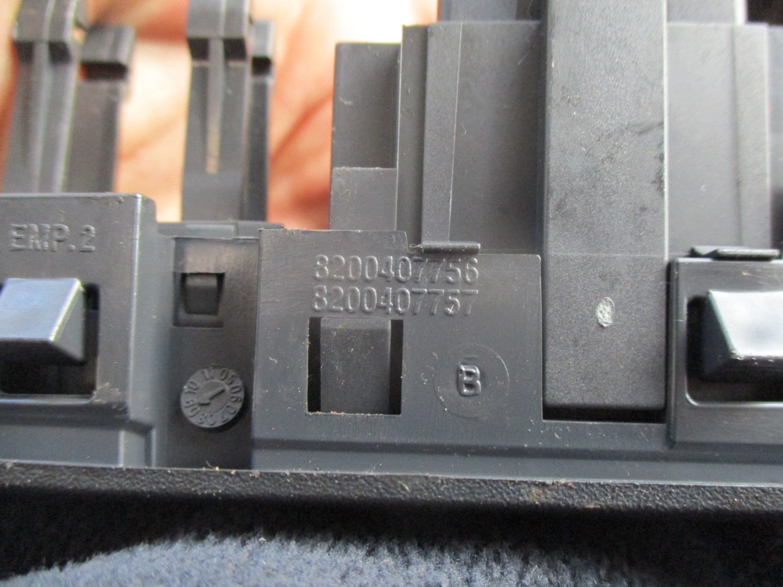 RENAULT CLIO MK3 2008 HEADLIGHT AIM ADJUST CONTROL LIGHT SWITCH TRIM 8200407756