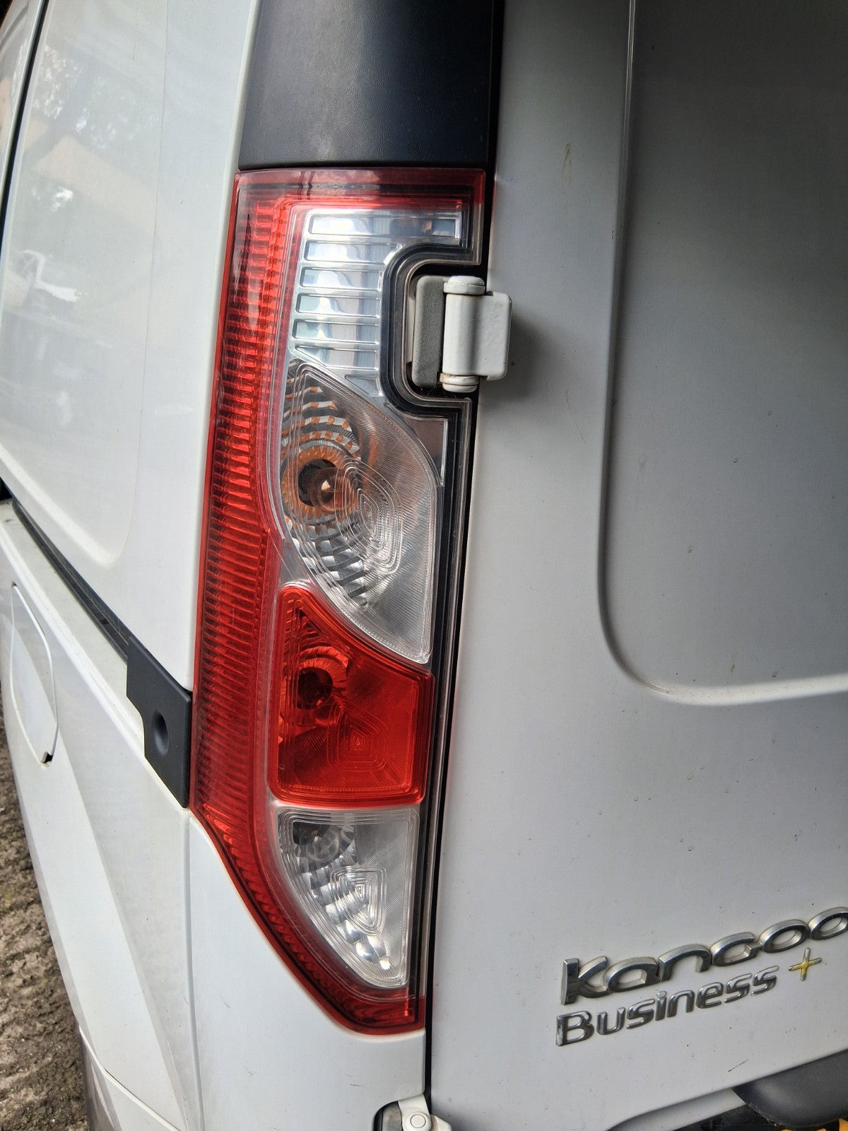 2020 RENAULT KANGOO MK2 FACELIFT NSR PASSENGER SIDE REAR LEFT TAIL LIGHT