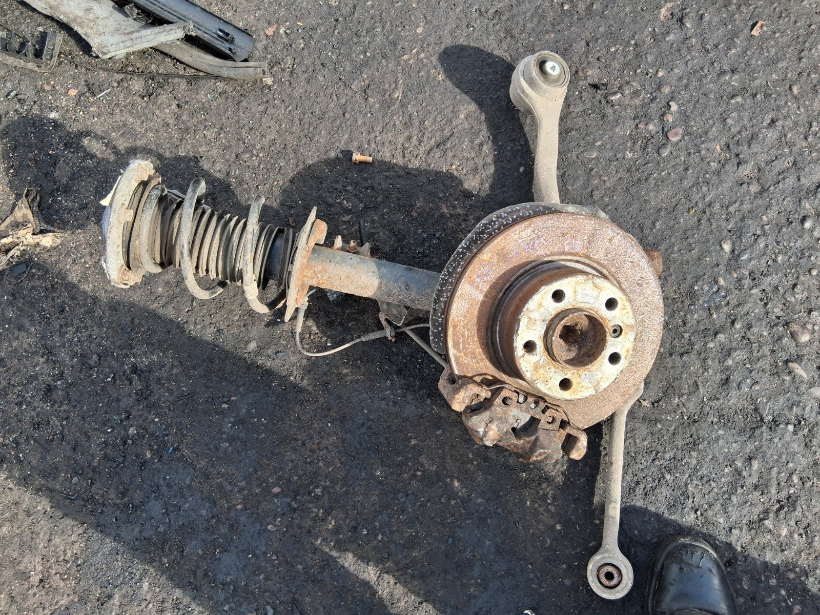 2010 BMW 5 SERIES F10 OSF DRIVER SIDE FRONT RIGHT HUB SHOCK SPRING LEG