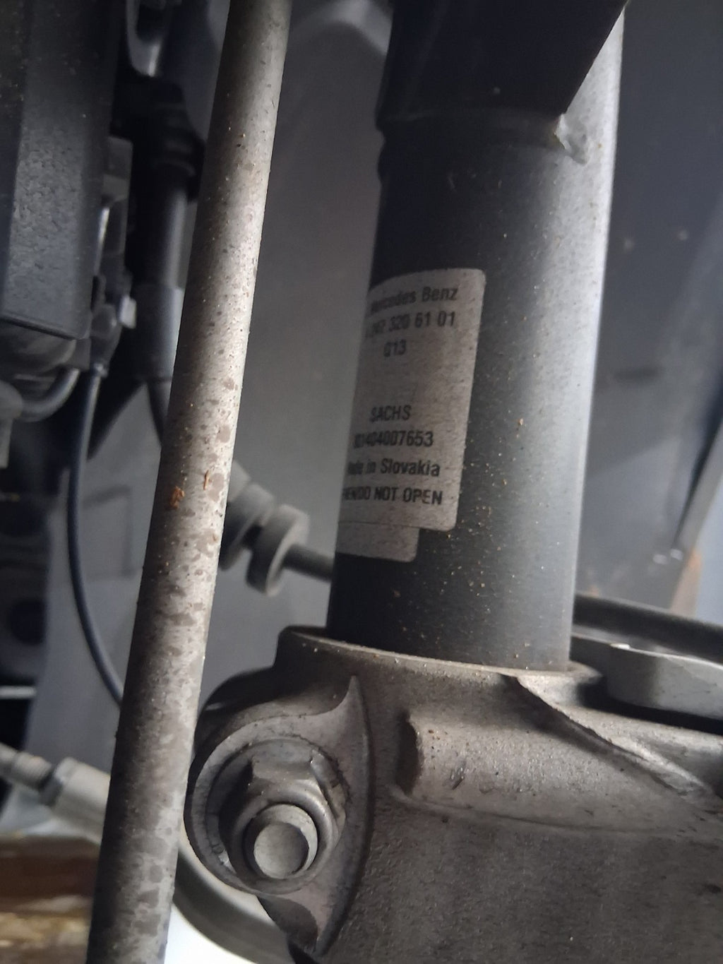 2025 MERCEDES BENZ GLA 1.3 MHEV NSF PASSENGER FRONT SHOCK ABSORBER A2473206101