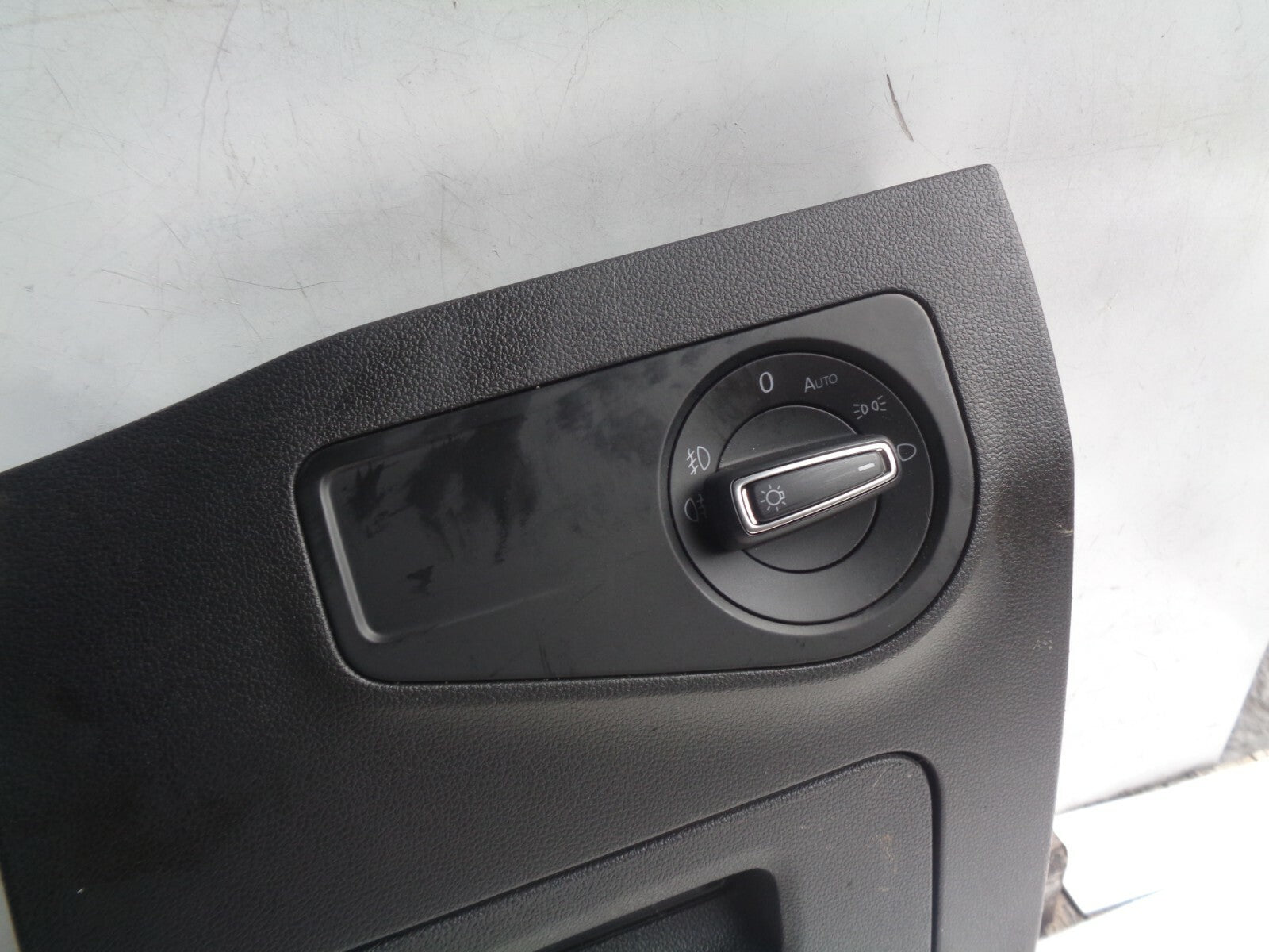 VW VOLKSWAGEN TIGUAN AD MK2 2019 DASHBOARD STORAGE COVER 5nc857919