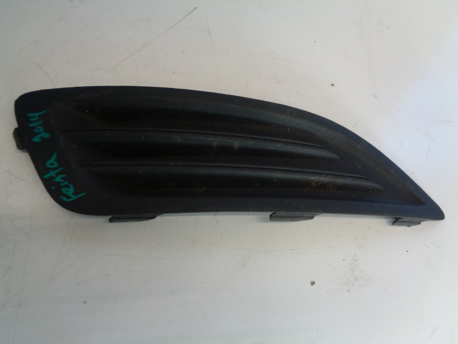 FORD FIESTA 2014 NSF PASSENGER SIDE FRONT FOG LIGHT TRIM C1BB15A222
