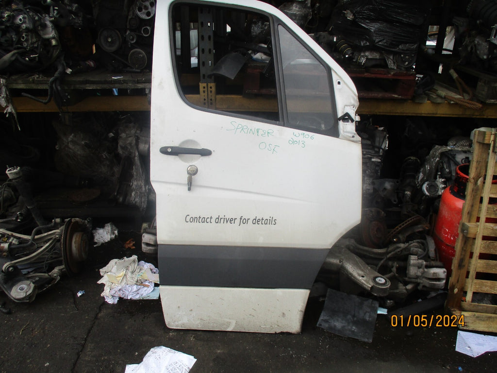 MERCEDES BENZ SPRINTER W906 2013 OSF DRIVER SIDE FRONT COMPLETE DOOR WHITE