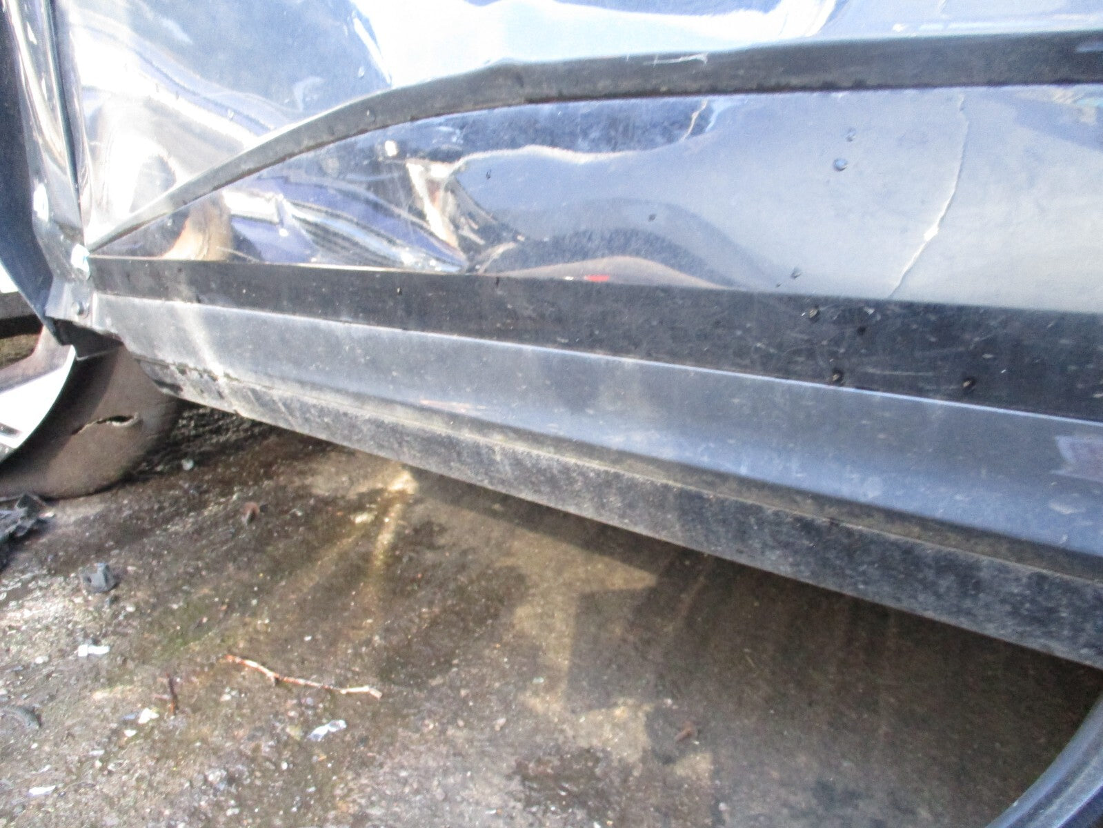 2023 KIA SPORTAGE MK5 NSF PASSENGER SIDE FRONT LOWER DOOR MOULDING TRIM GREY