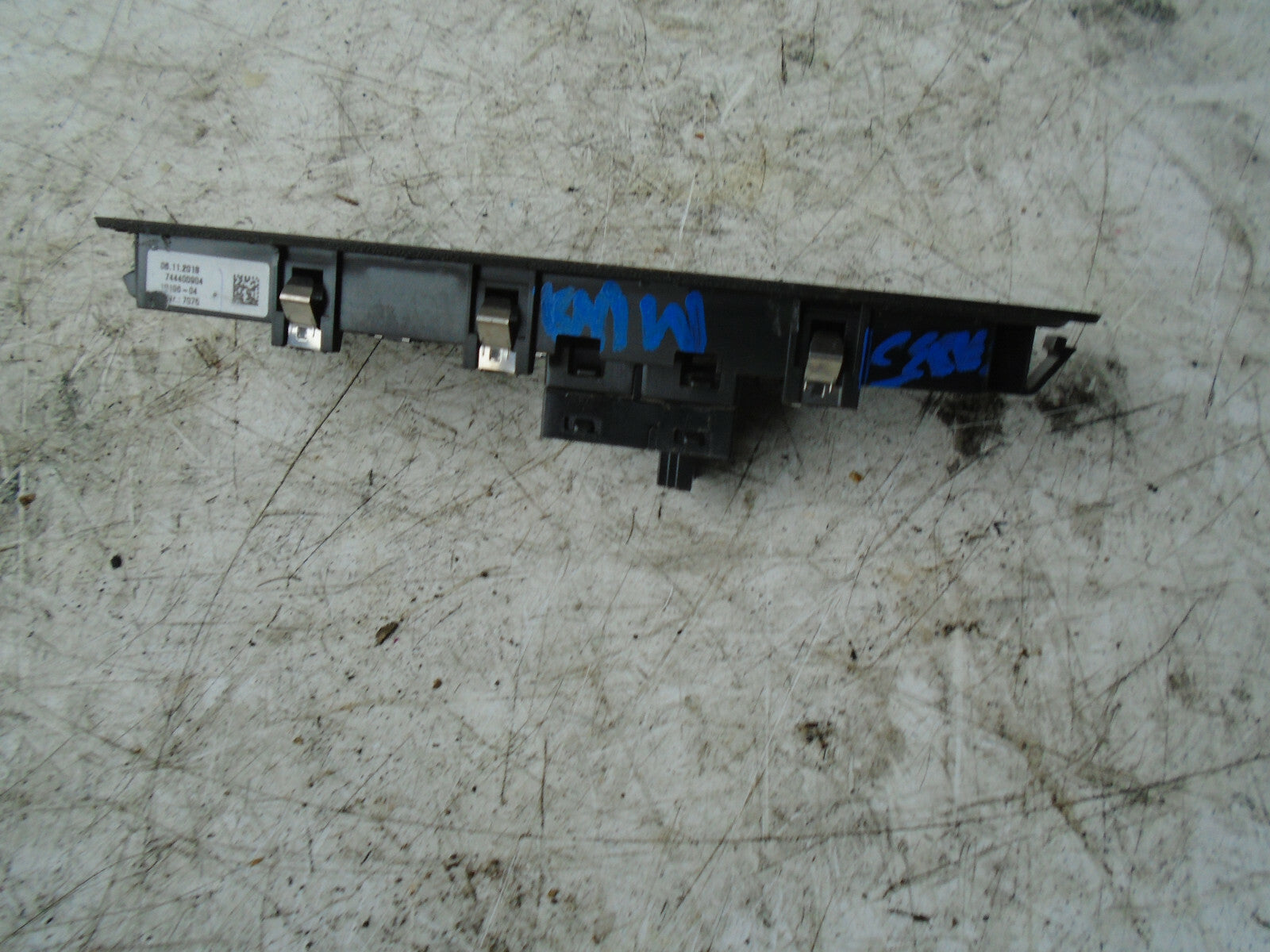 BMW 1 SERIES 116D F20 2018 NSF PASSENGER SIDE FRONT WINDOW SWITCH 9208107