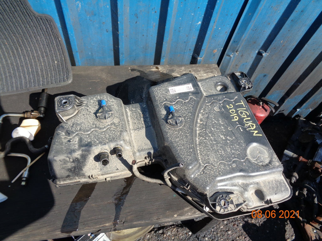 VW VOLKSWAGEN TIGUAN 2019 AD BLUE ADBLUE TANK BOTTLE RESERVOIR 5QF131877L
