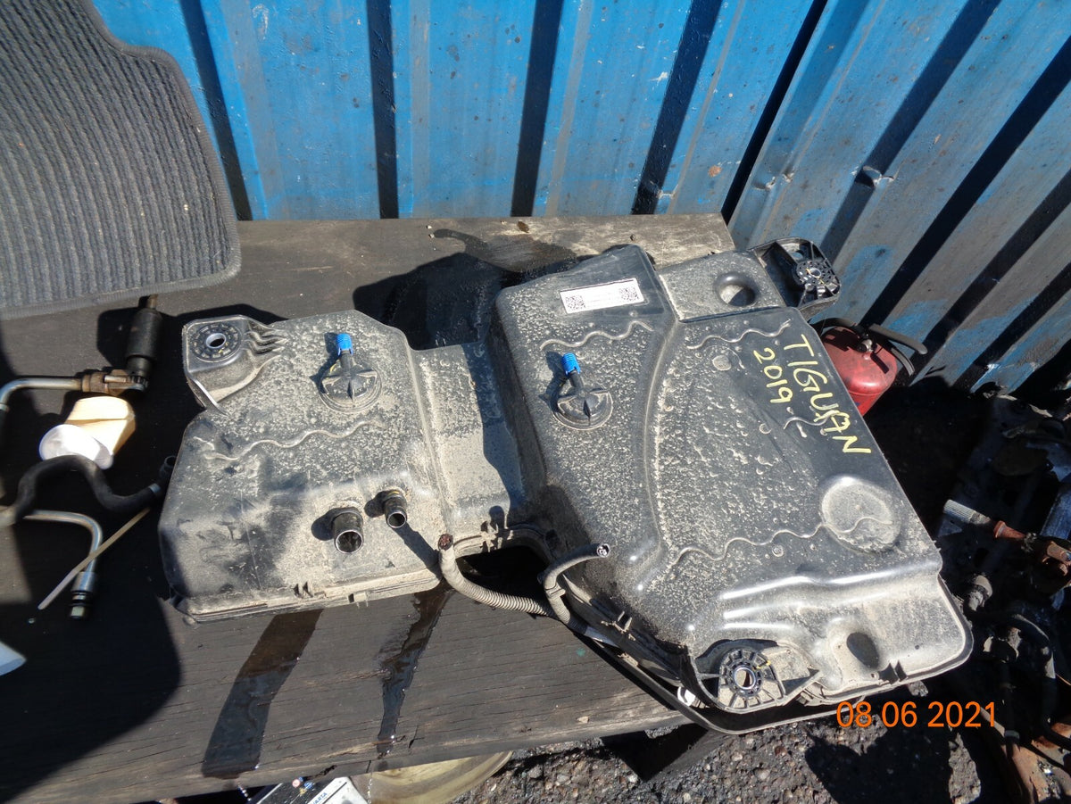 VW VOLKSWAGEN TIGUAN 2019 AD BLUE ADBLUE TANK BOTTLE RESERVOIR 5QF131877L