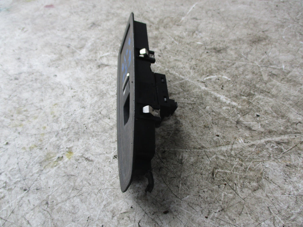 BMW F30 2017 PASSENGER SIDE FRONT WINDOW CONTROL SWITCH 920810702