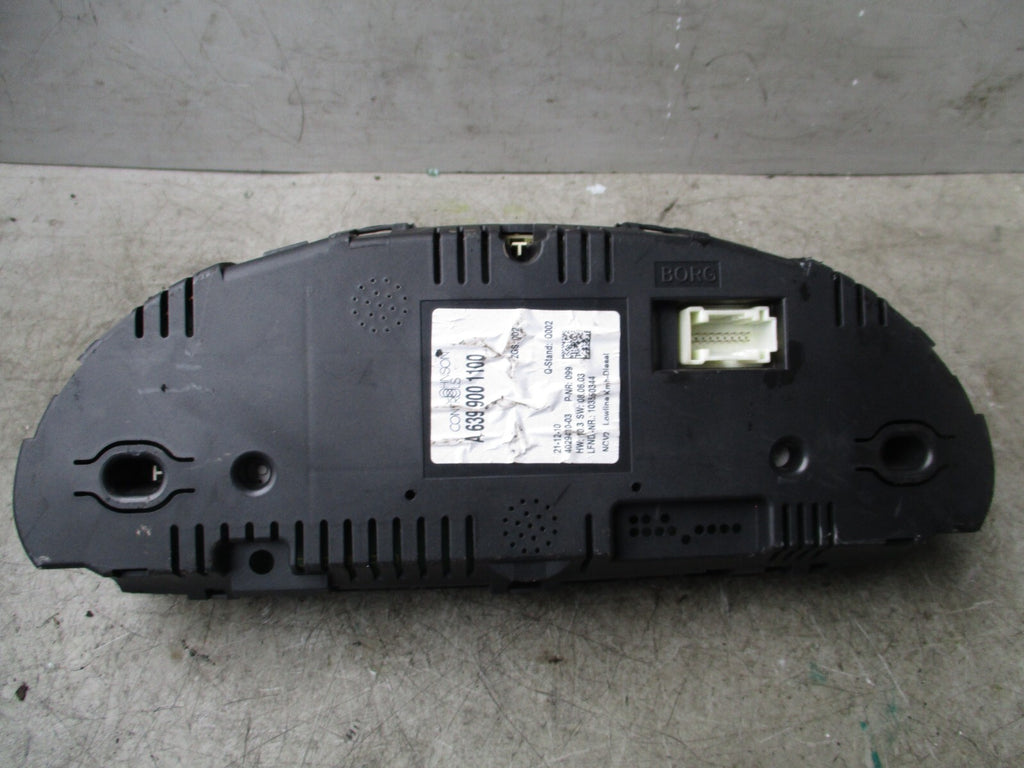 MERCEDES VITO W639 2011 2.1 DIESEL SPEEDOMETER INSTRUMENT CLUSTER A6399001100