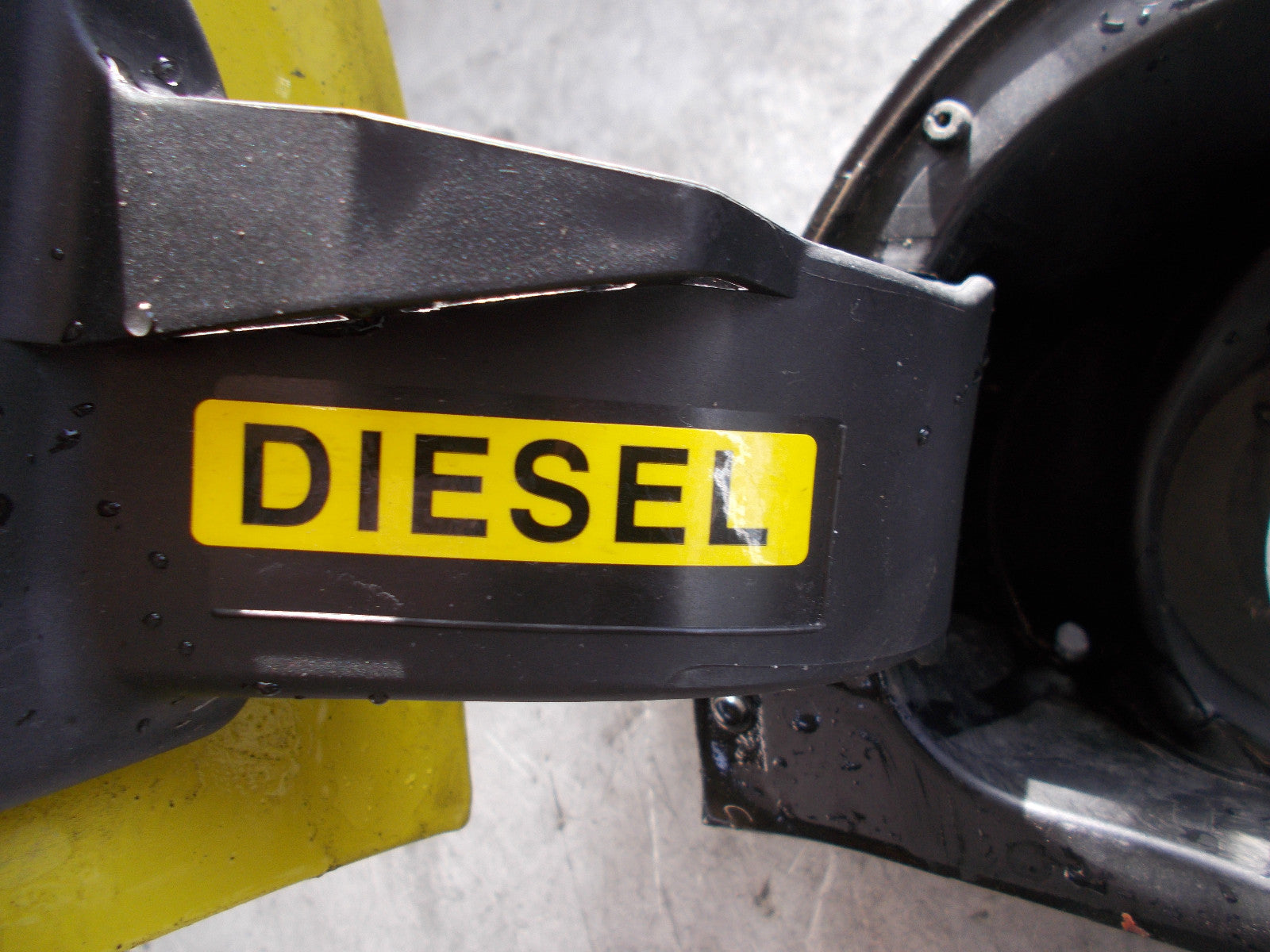 CITROEN C4 CACTUS 2016 YELLOW DIESEL FUEL FILLER CAP 9801501380