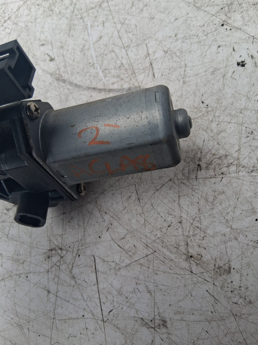 2020 MERCEDES A CLASS OS OFF RIGHT SIDE W177 WINDOW REGULATOR MOTOR A0009060908