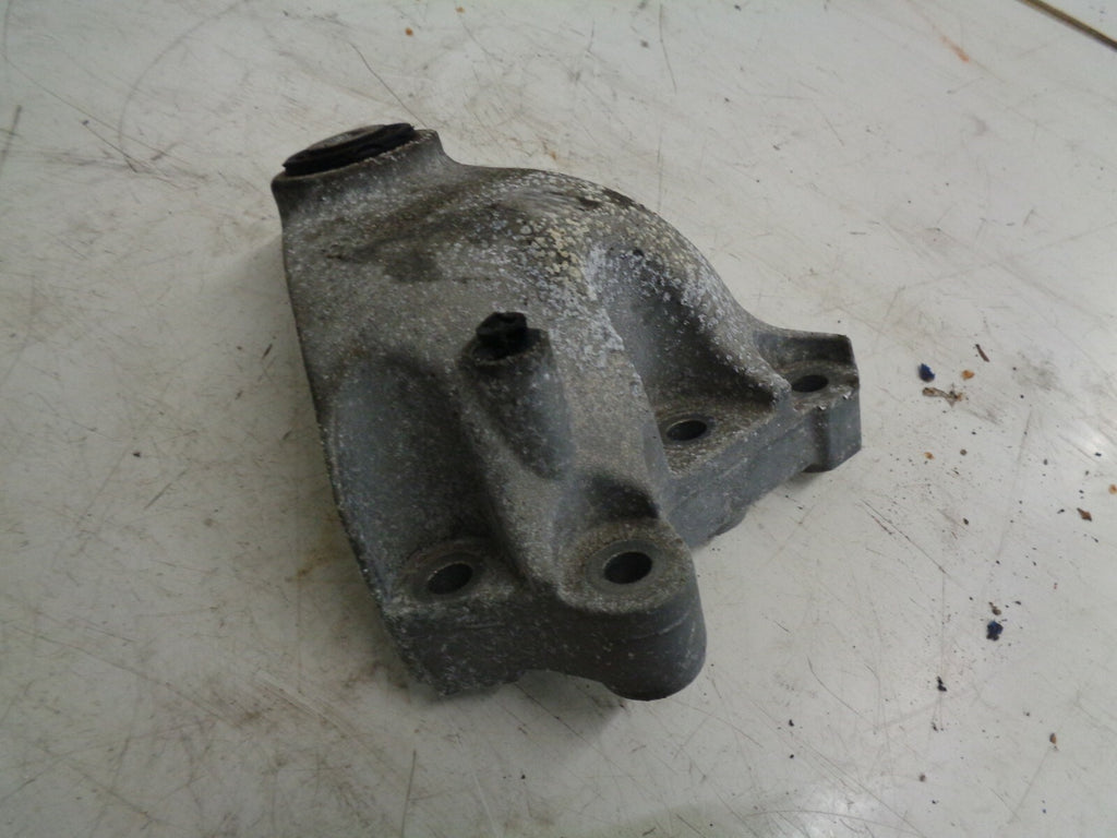 MERCEDES A CLASS A180 2017 W176 2.0 DIESEL ENGINE MOUNT