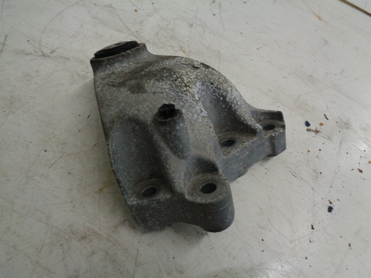 MERCEDES A CLASS A180 2017 W176 2.0 DIESEL ENGINE MOUNT