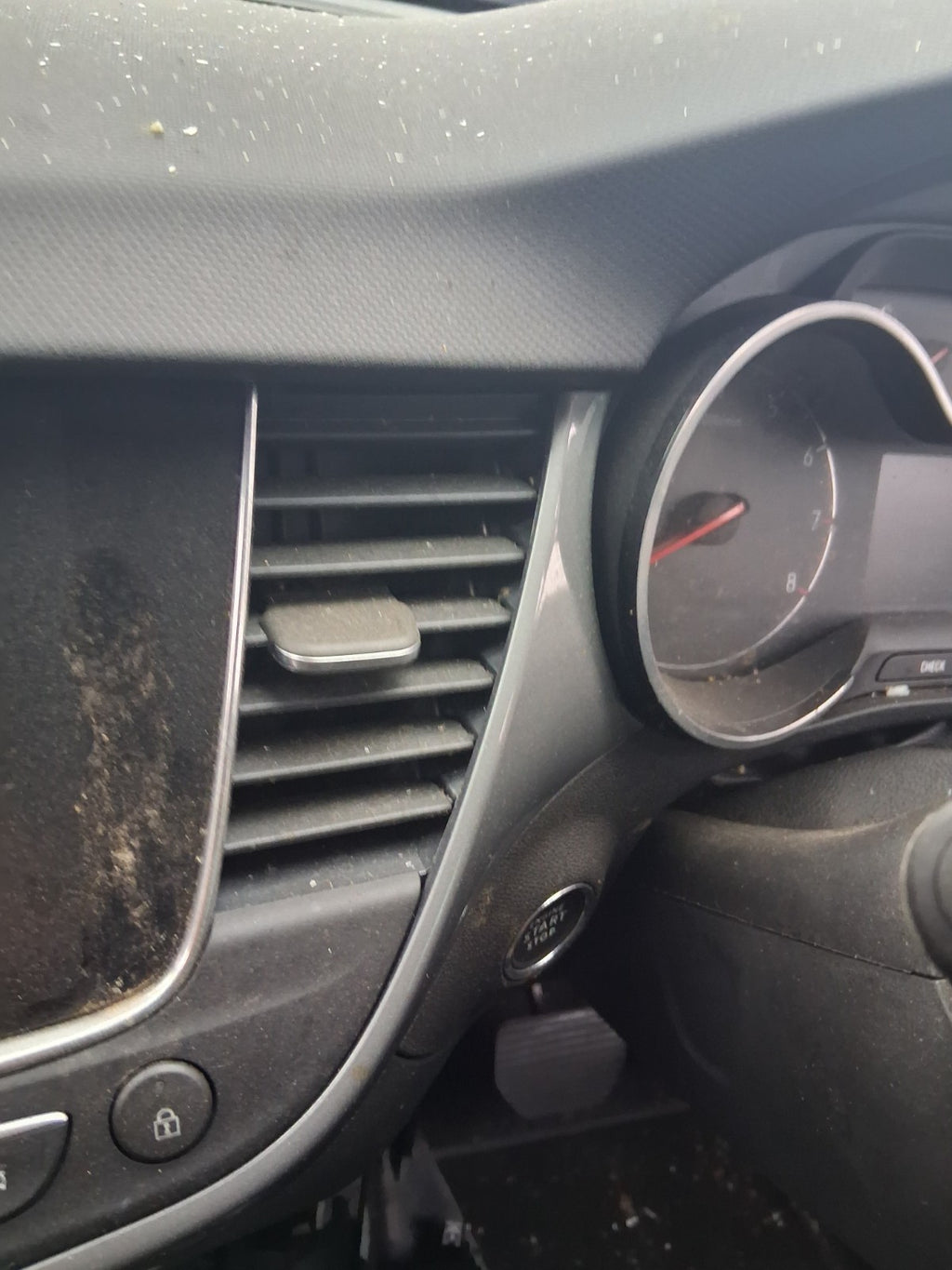 2024 VAUXHALL CROSSLAND X FRONT DASHBOARD CENTER BOTH AIR VENTS