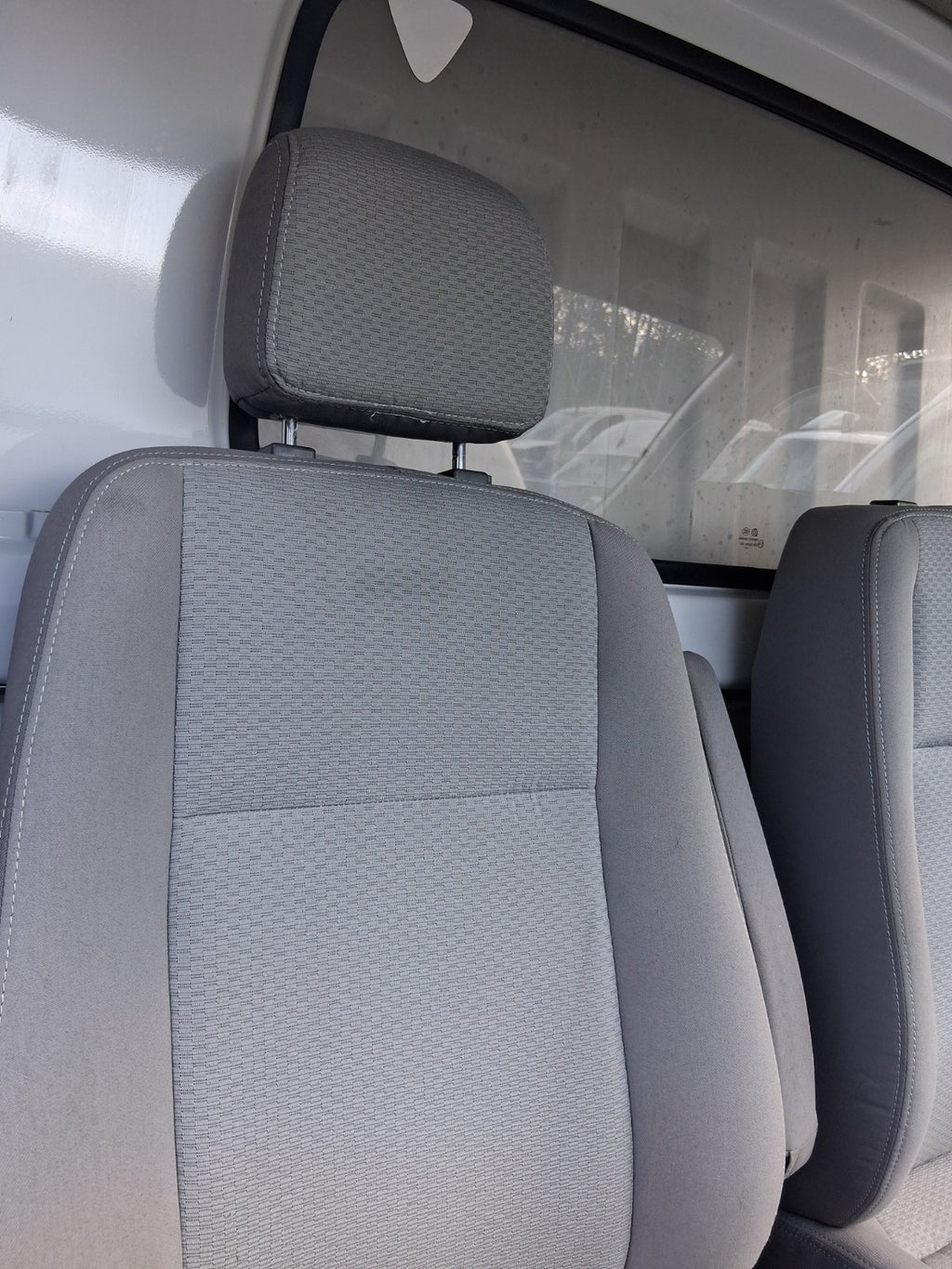 2020 SAIC LDV V80 OSF DRIVER SIDE FRONT RIGHT FABRIC COMPLETE SEAT