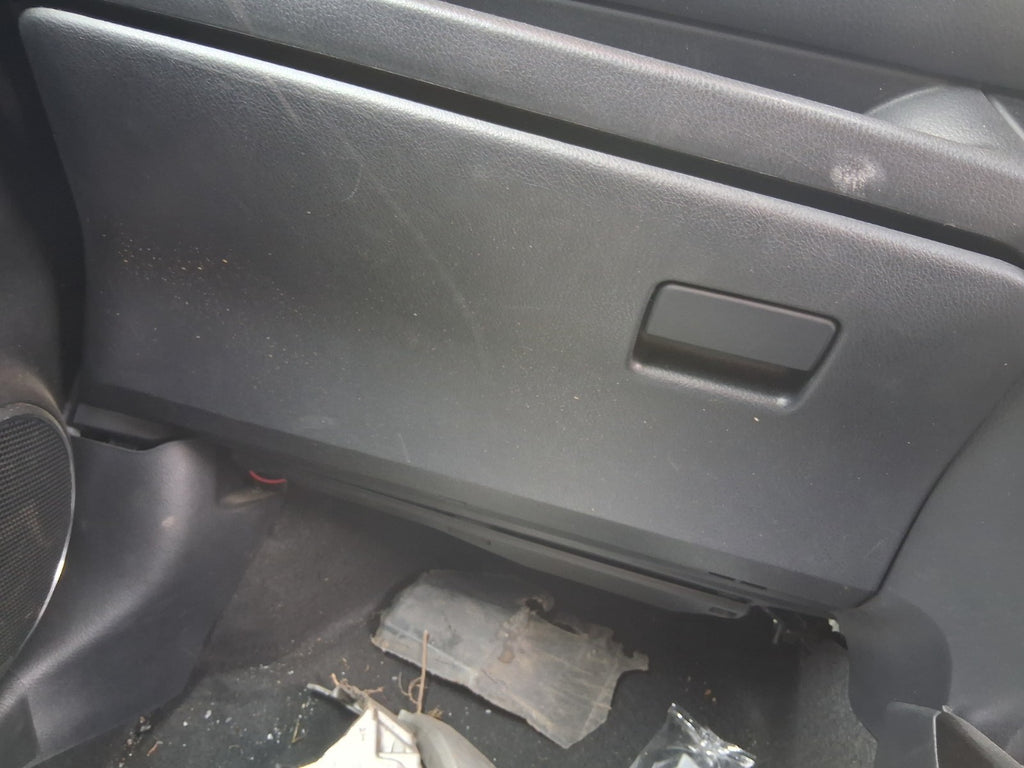 TOYOTA YARIS MK3 2019 NS PASSENGER SIDE STORAGE COMPARTMENT GLOVEBOX
