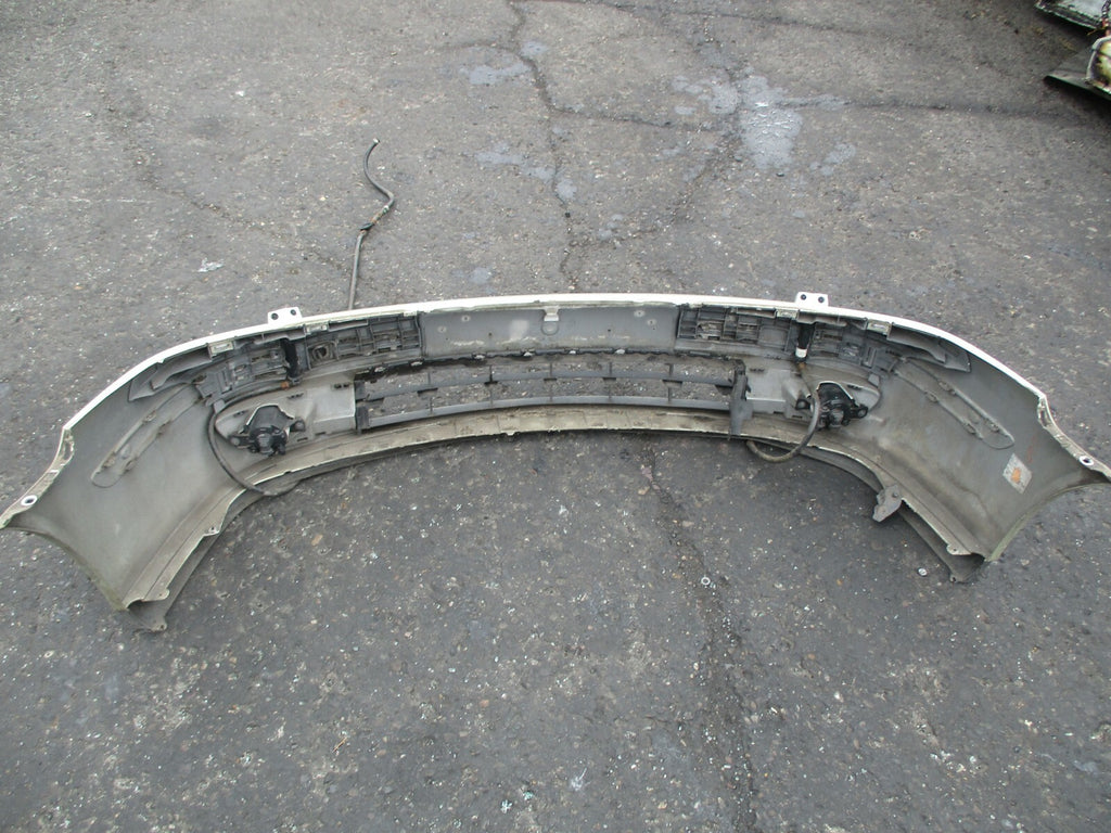 RENAULT LAGUNA MK2 FRONT BUMPER COMPLETE LIGHT GREEN