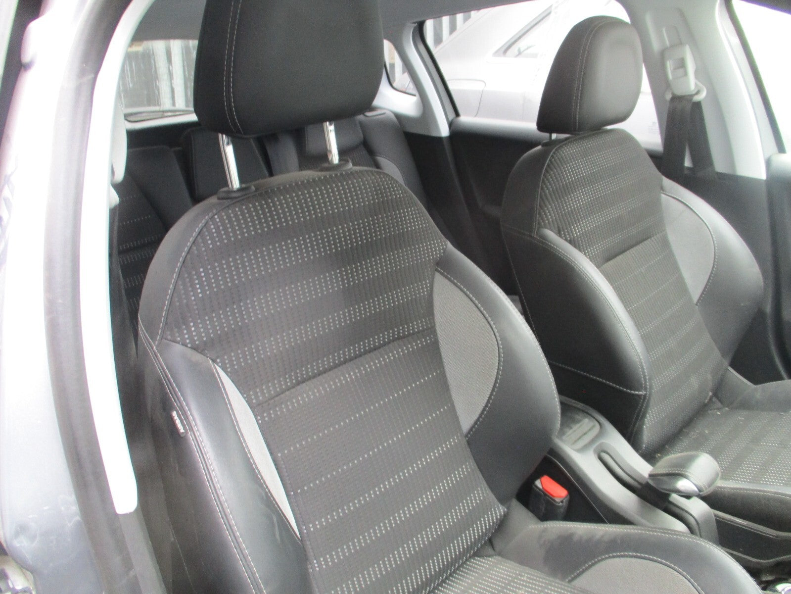 PEUGEOT 2008 2018 MK1 OSF DRIVER SIDE FRONT COMPLETE SEAT FABRIC