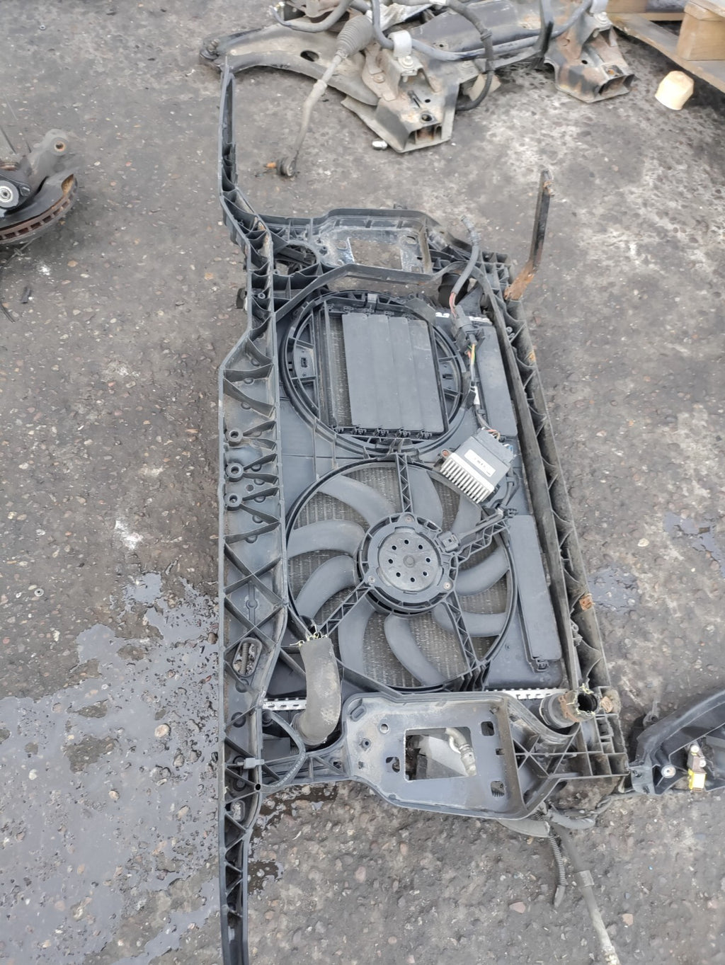 2008 AUDI A4 B8 2.0 DIESEL COMPLETE RADIATOR RAD PACK 8K0260401H