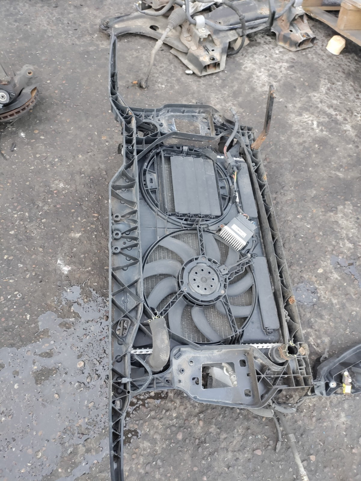 2008 AUDI A4 B8 2.0 DIESEL COMPLETE RADIATOR RAD PACK 8K0260401H