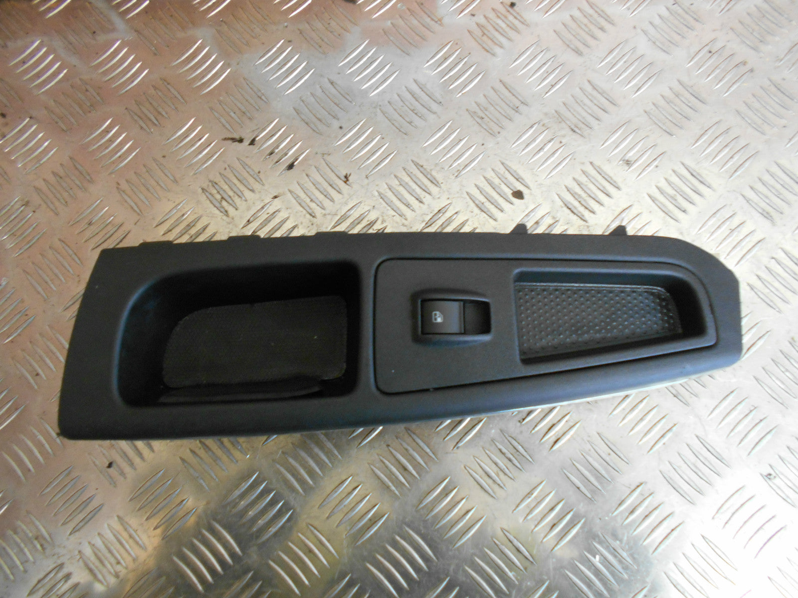 FIAT BRAVO MK2 2007 NSF PASSENGER SIDE FRONT WINDOW SWITCH & TRIM 735443256