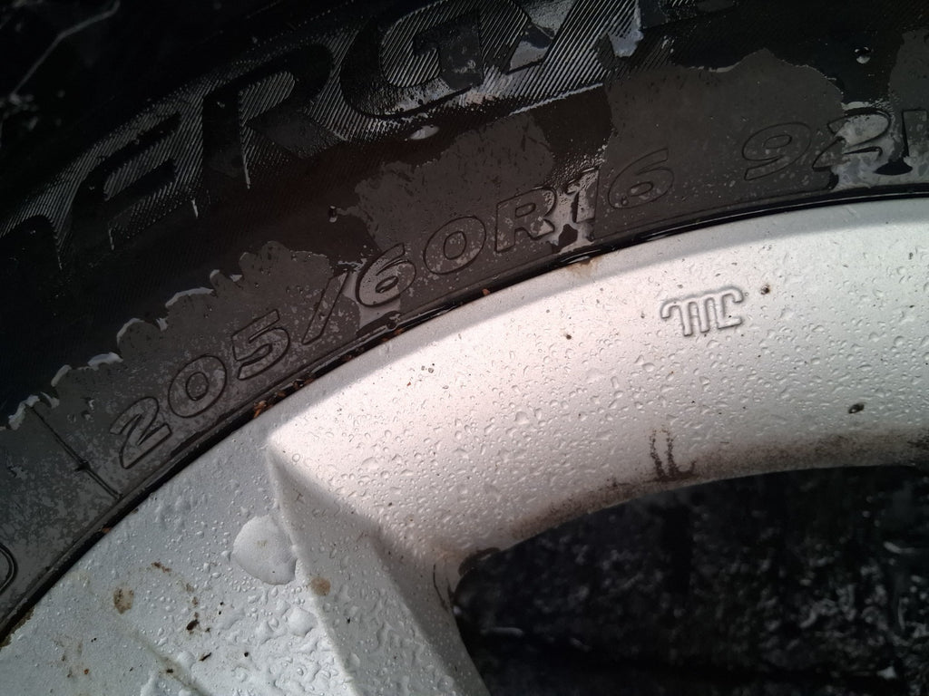 2013 HYUNDAI I40 16 INCH ALLOY WHEEL WITH TYRE 205/60R16