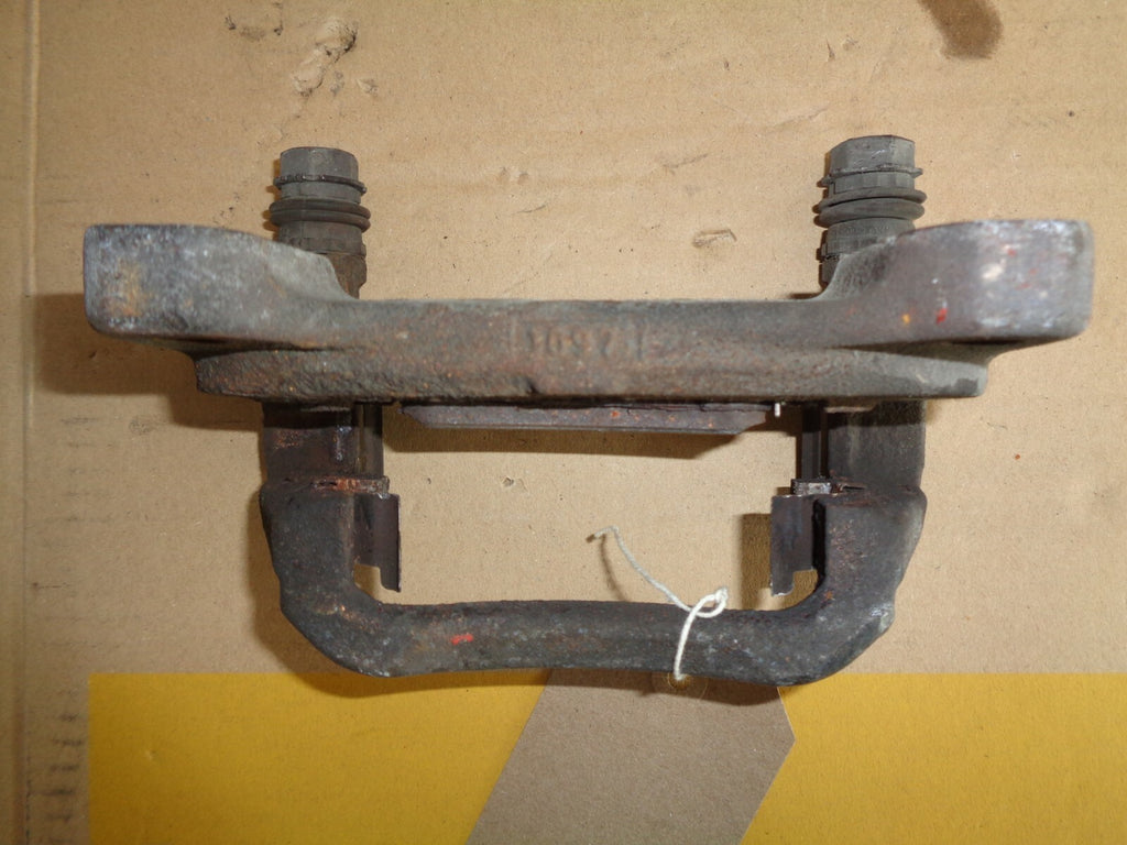 VAUXHALL INSIGNIA 2018 MK2 OSR DRIVER SIDE REAR BRAKE CALIPER HOLDING BRACKET