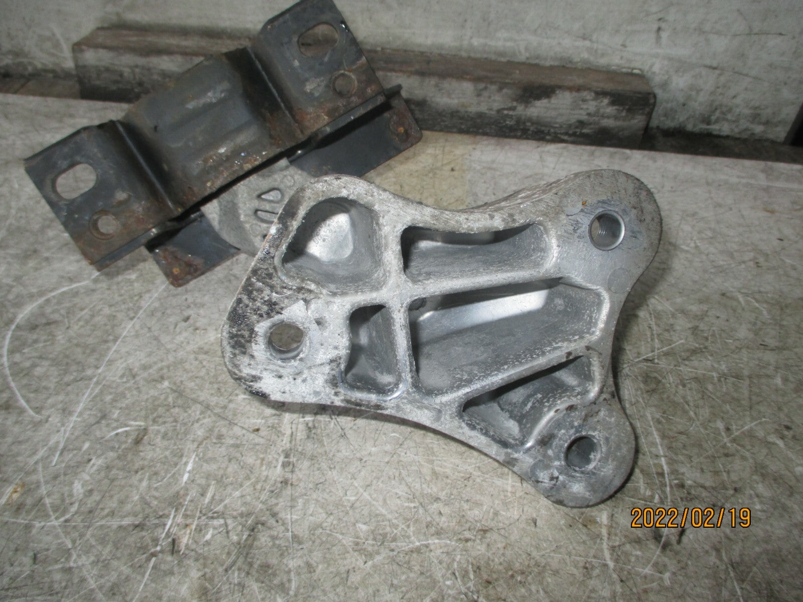 FORD FIESTA MK8 2019 NS PASSENGER SIDE FRONT ENGINE MOUNT cv217m125ec